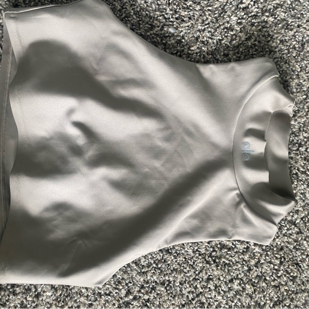 ALO Yoga gravel mock neck sz small worn once!